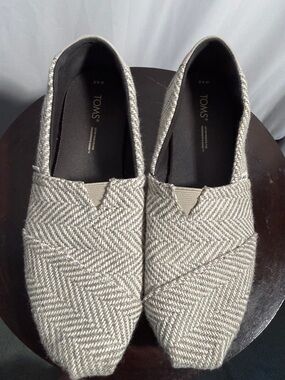 TOMS Women's Light Gray Herringbone Slip-On Alpargata